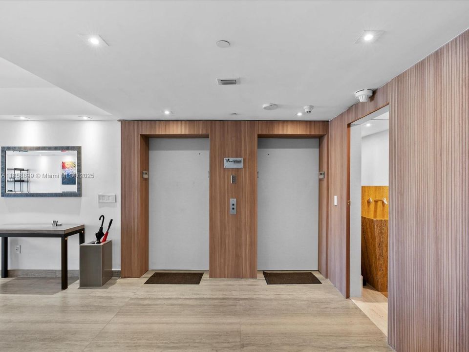 Vendido Recientemente: $5,100,000 (3 camas, 4 baños, 3011 Pies cuadrados)