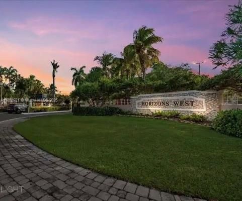 Recently Sold: $244,000 (3 beds, 2 baths, 1040 Square Feet)