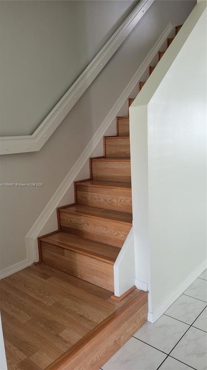 待售: $425,000 (2 贝兹, 2 浴室, 1110 平方英尺)