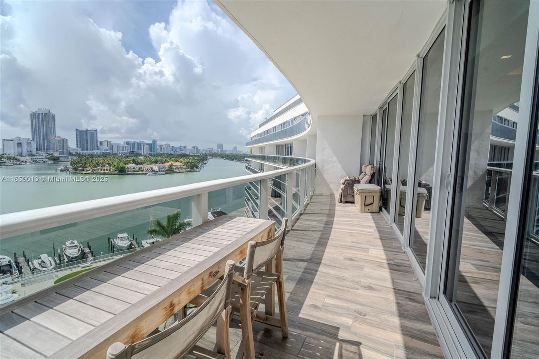 最近售出: $649,000 (1 贝兹, 2 浴室, 1133 平方英尺)