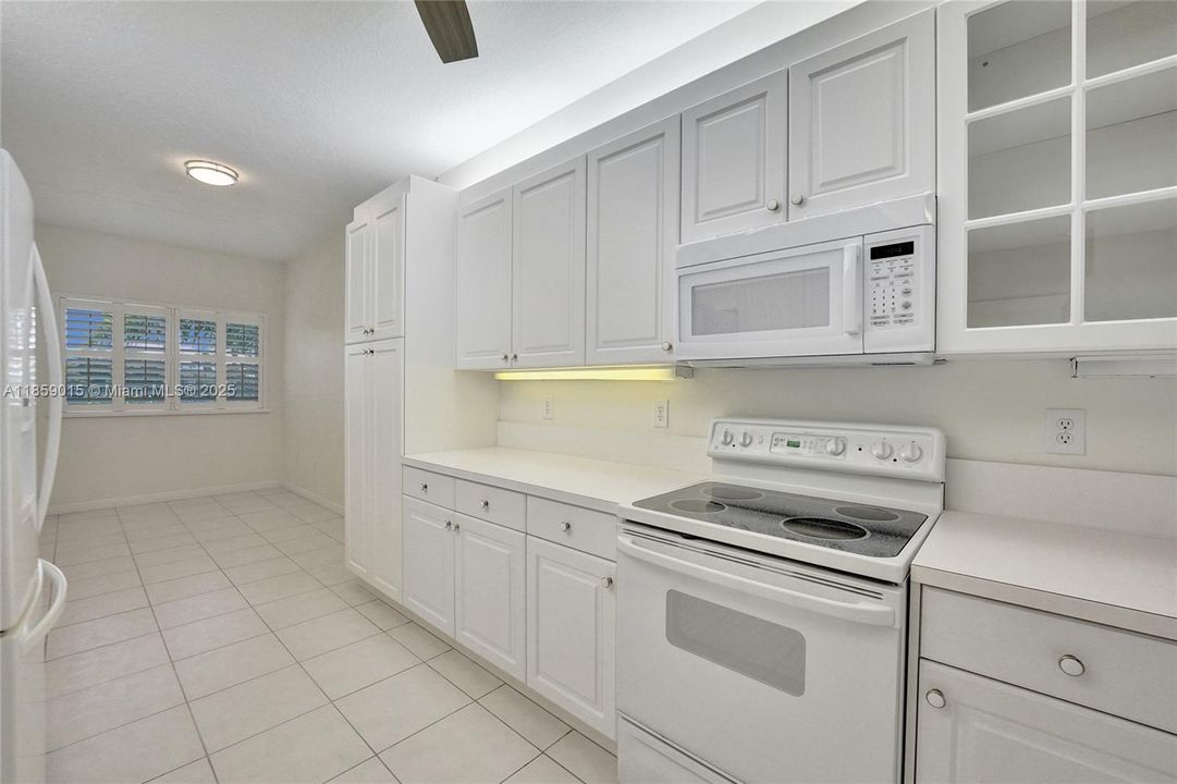 Active With Contract: $234,900 (2 beds, 2 baths, 1508 Square Feet)