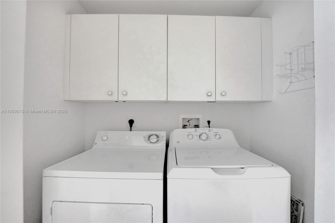 Active With Contract: $234,900 (2 beds, 2 baths, 1508 Square Feet)