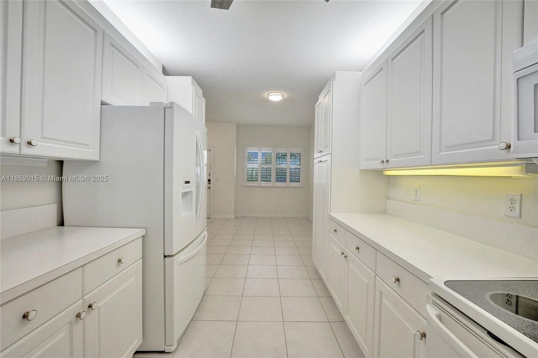 Active With Contract: $234,900 (2 beds, 2 baths, 1508 Square Feet)