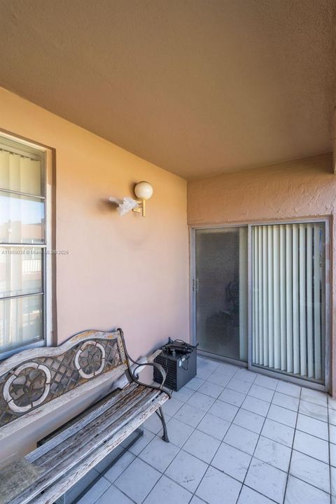 На продажу: $179,999 (1 спален, 1 ванн, 820 Квадратных фут)