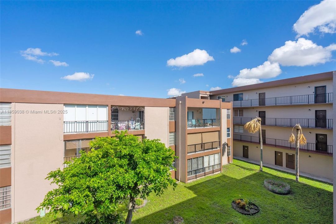 На продажу: $179,999 (1 спален, 1 ванн, 820 Квадратных фут)