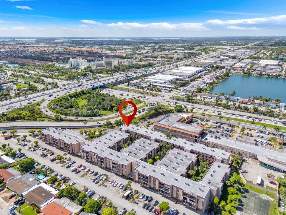 На продажу: $179,999 (1 спален, 1 ванн, 820 Квадратных фут)