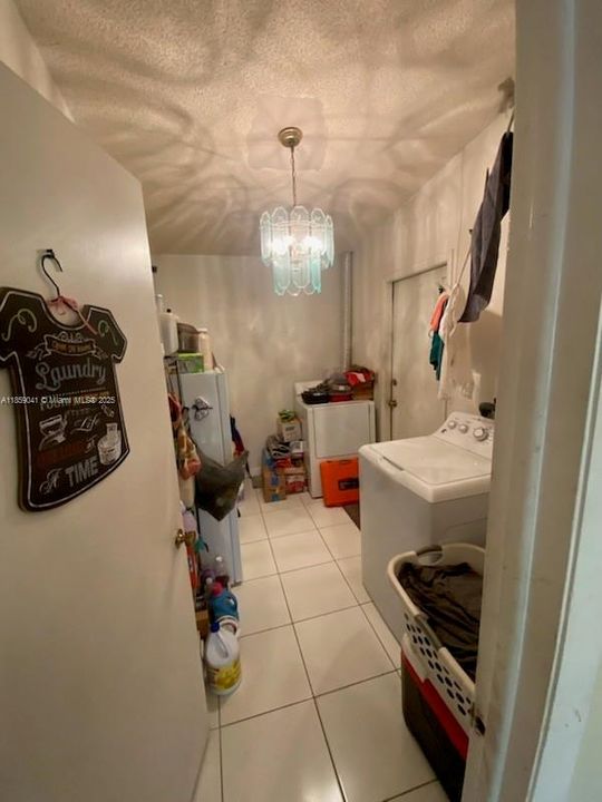 For Sale: $579,000 (4 beds, 2 baths, 1472 Square Feet)