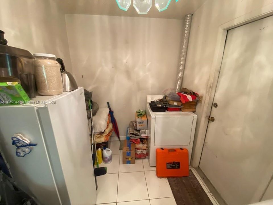 For Sale: $579,000 (4 beds, 2 baths, 1472 Square Feet)