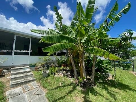 For Sale: $579,000 (4 beds, 2 baths, 1472 Square Feet)