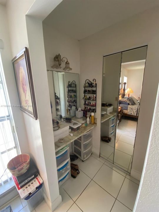 For Sale: $579,000 (4 beds, 2 baths, 1472 Square Feet)