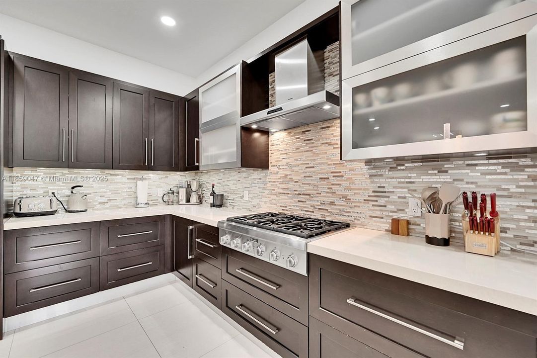 Active With Contract: $2,490,000 (5 beds, 5 baths, 4380 Square Feet)