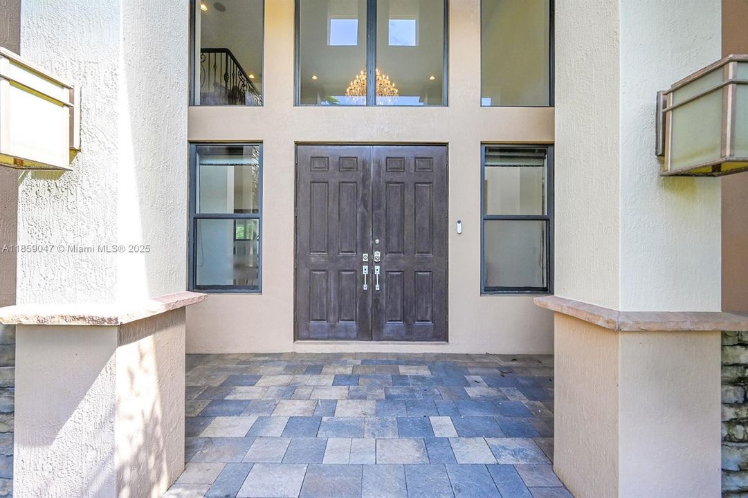 Active With Contract: $2,490,000 (5 beds, 5 baths, 4380 Square Feet)