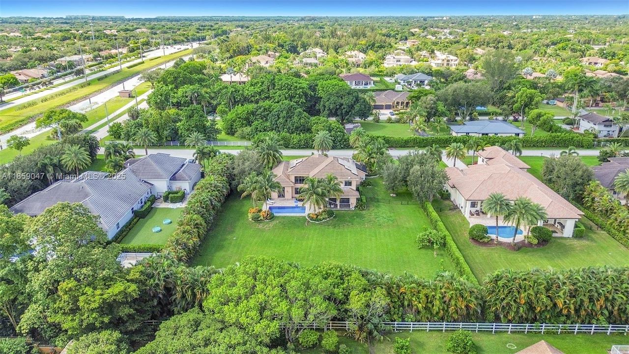 Active With Contract: $2,490,000 (5 beds, 5 baths, 4380 Square Feet)