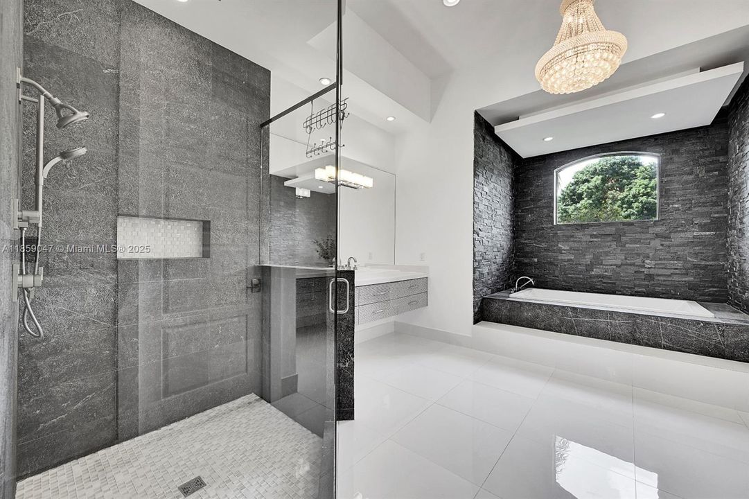 Active With Contract: $2,490,000 (5 beds, 5 baths, 4380 Square Feet)