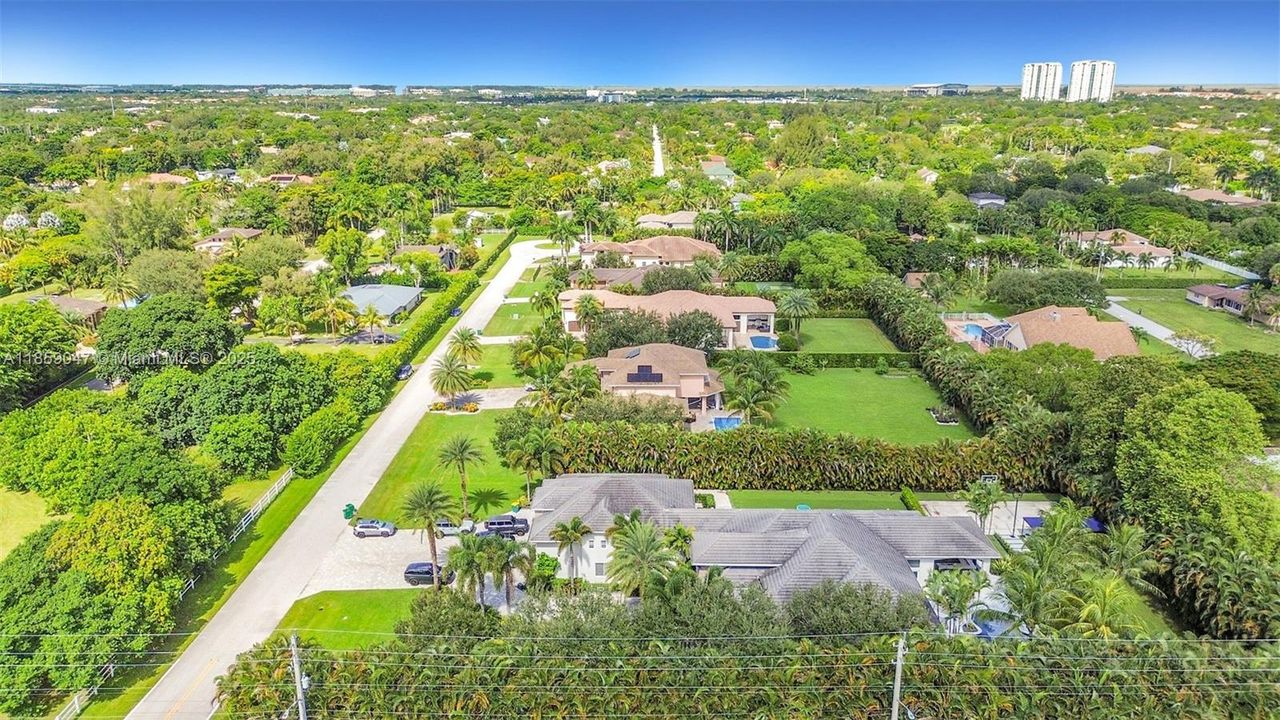 Active With Contract: $2,490,000 (5 beds, 5 baths, 4380 Square Feet)