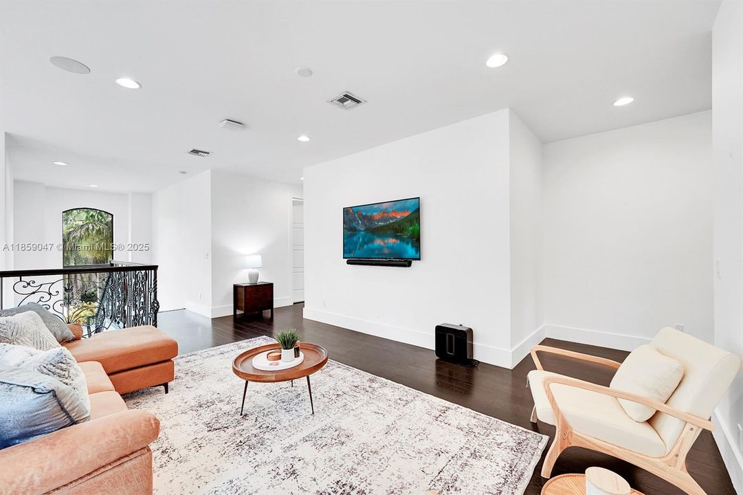 Active With Contract: $2,490,000 (5 beds, 5 baths, 4380 Square Feet)