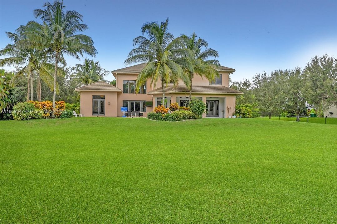 Active With Contract: $2,490,000 (5 beds, 5 baths, 4380 Square Feet)