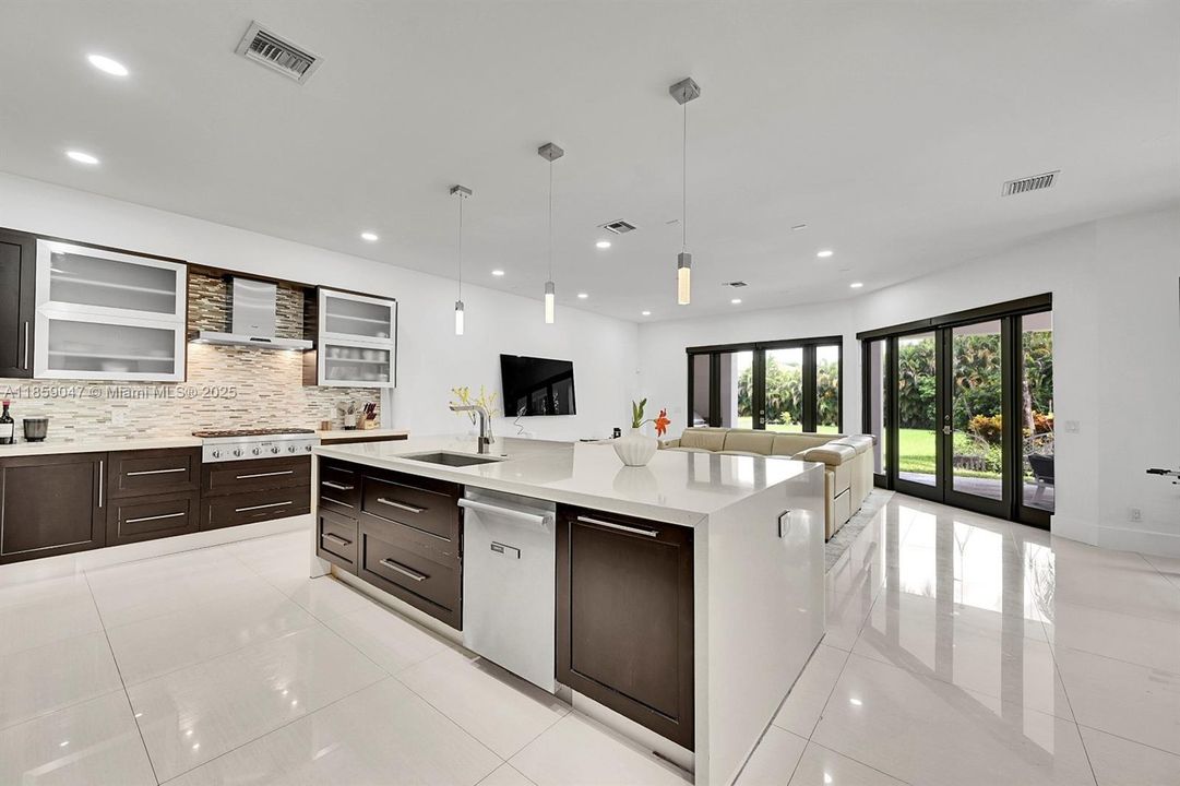 Active With Contract: $2,490,000 (5 beds, 5 baths, 4380 Square Feet)