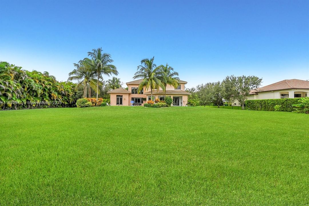 Active With Contract: $2,490,000 (5 beds, 5 baths, 4380 Square Feet)