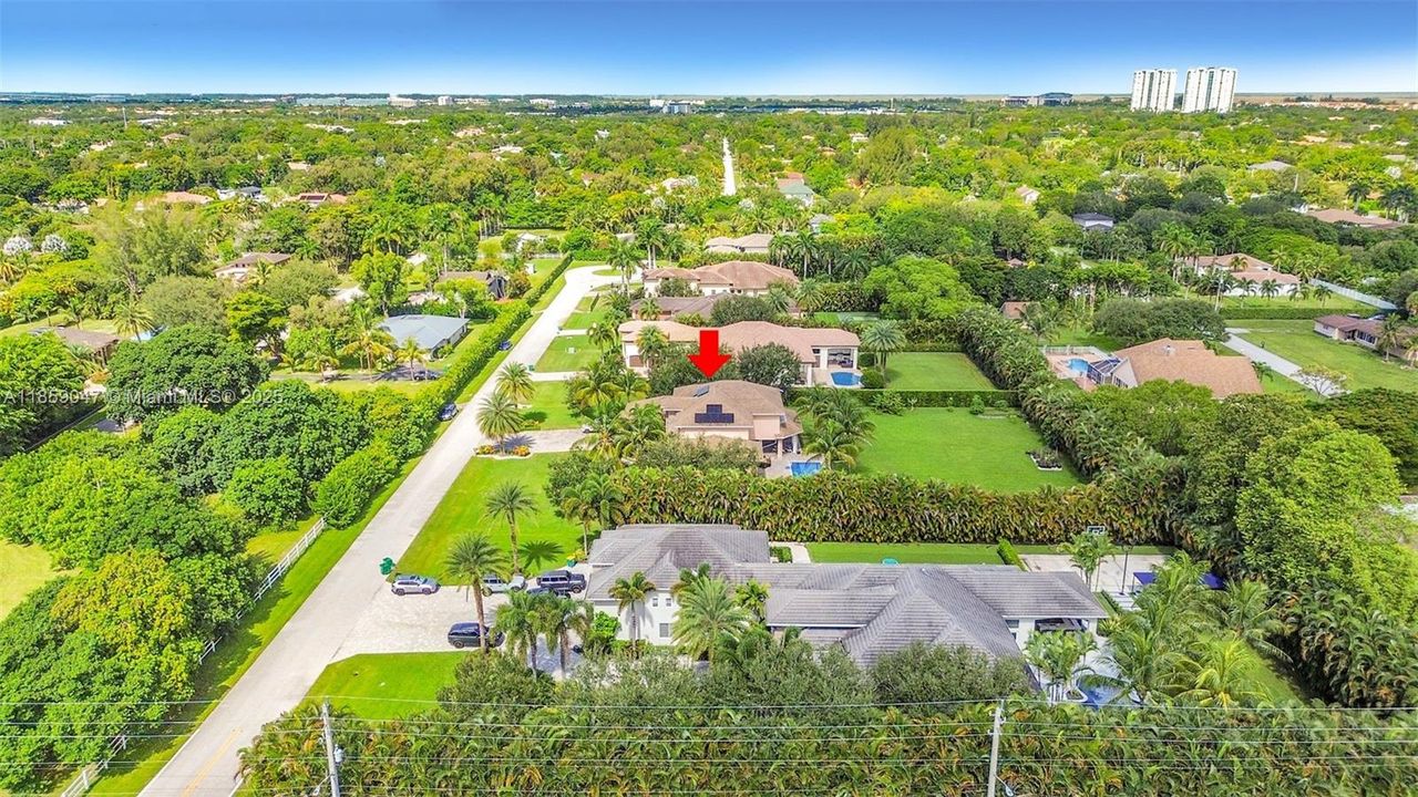 Active With Contract: $2,490,000 (5 beds, 5 baths, 4380 Square Feet)