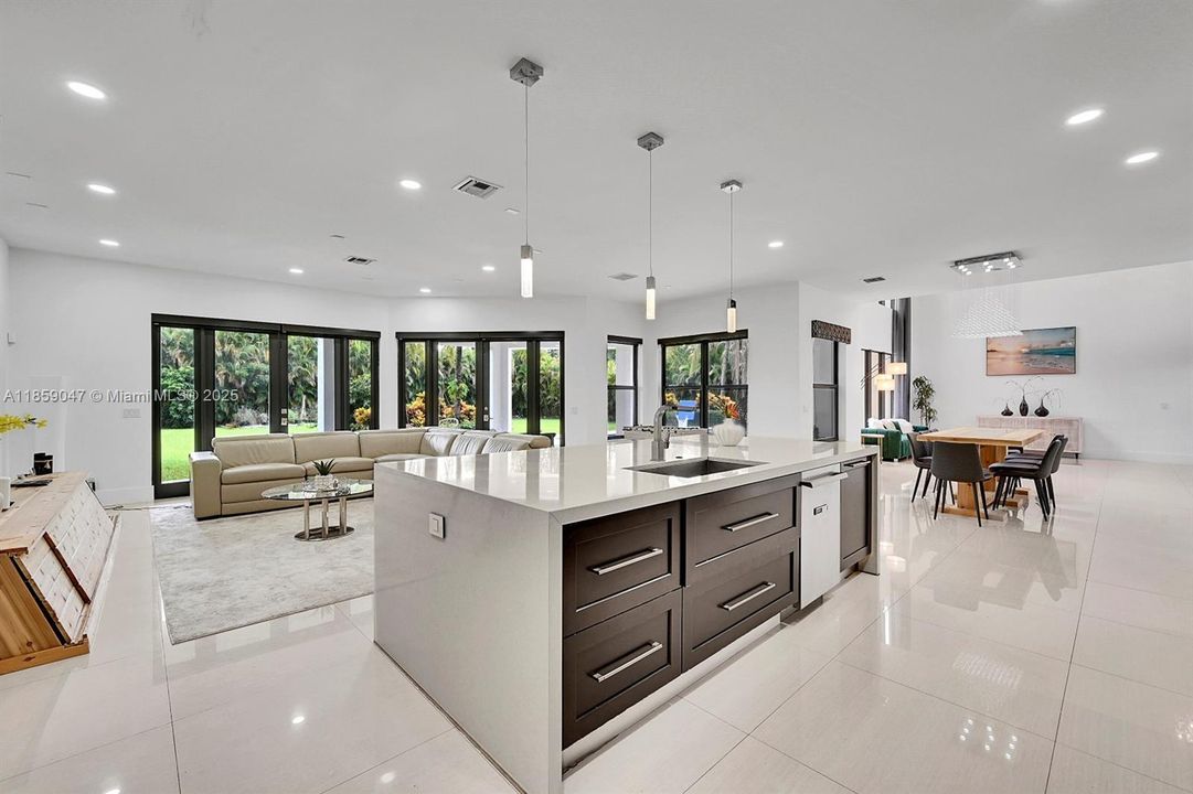 Active With Contract: $2,490,000 (5 beds, 5 baths, 4380 Square Feet)