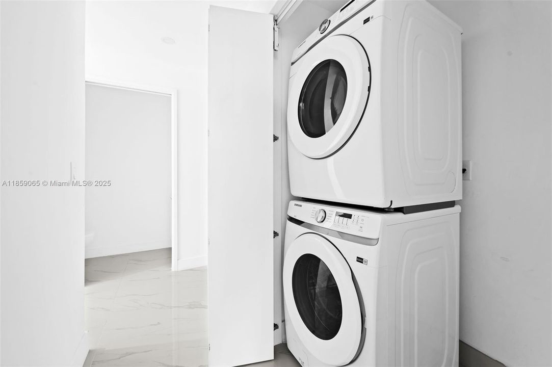 En Venta: $2,400,000 (3 camas, 3 baños, 1759 Pies cuadrados)