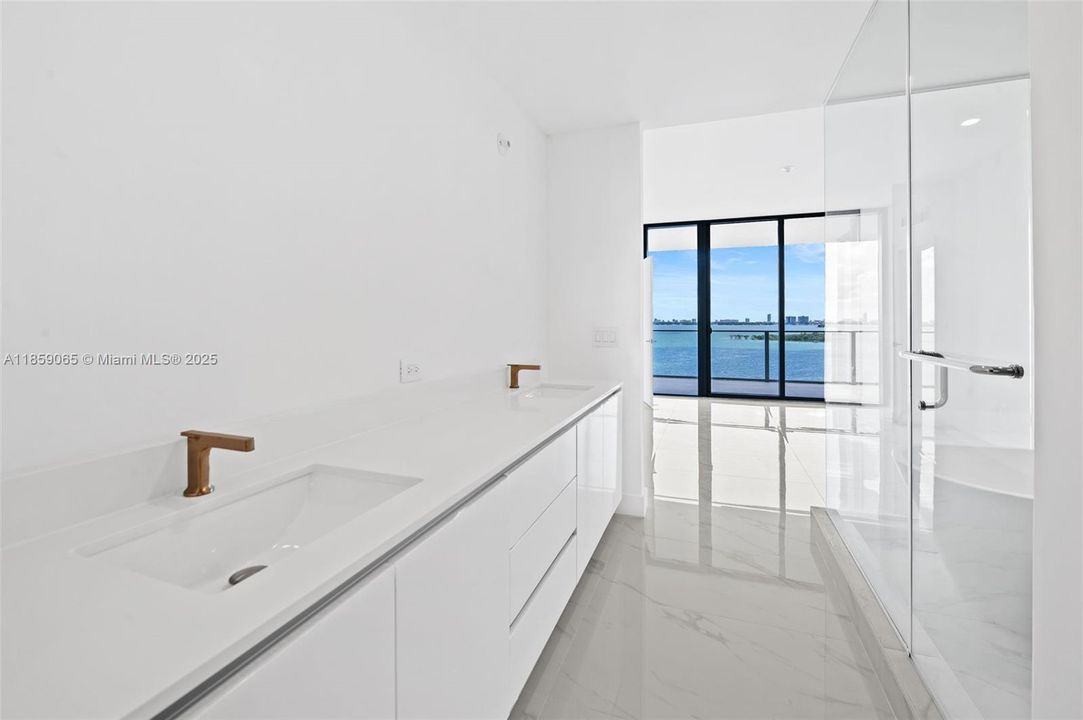 En Venta: $2,400,000 (3 camas, 3 baños, 1759 Pies cuadrados)