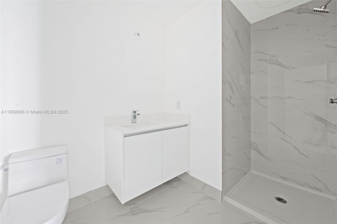 En Venta: $2,400,000 (3 camas, 3 baños, 1759 Pies cuadrados)