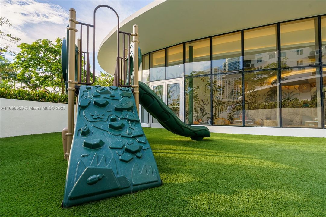 En Venta: $2,400,000 (3 camas, 3 baños, 1759 Pies cuadrados)