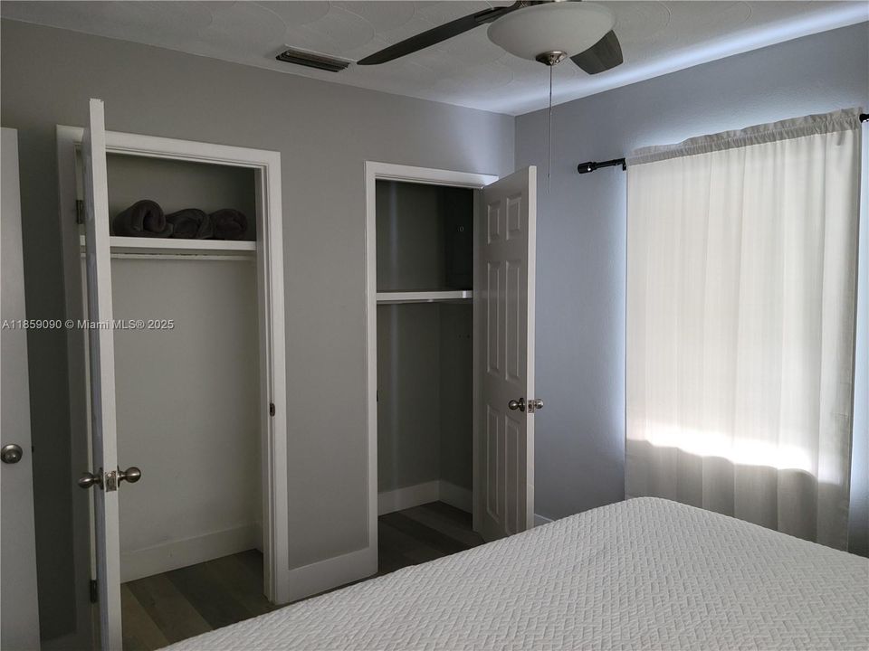 Recently Rented: $2,400 (3 beds, 2 baths, 1434 Square Feet)