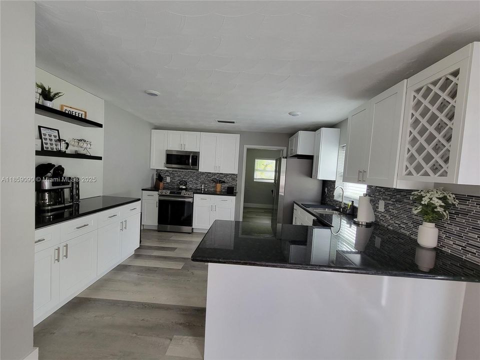 Recently Rented: $2,400 (3 beds, 2 baths, 1434 Square Feet)