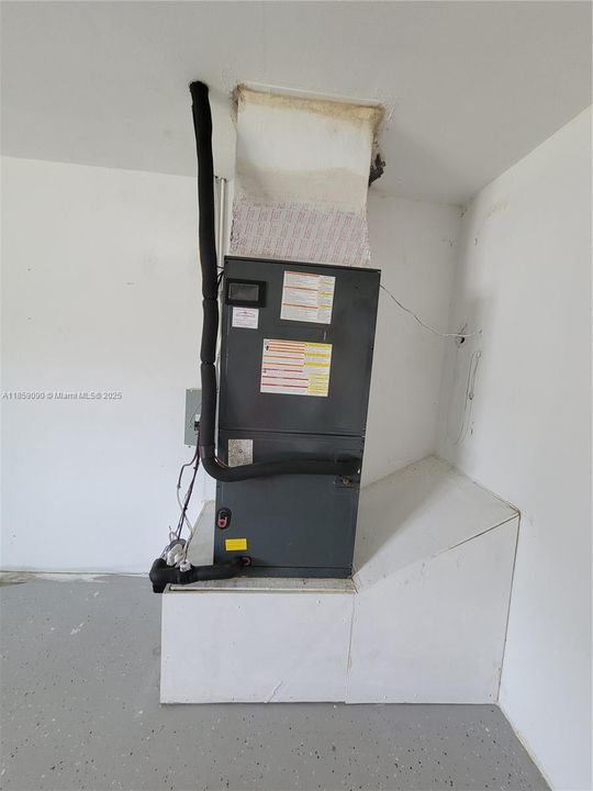 Recently Rented: $2,400 (3 beds, 2 baths, 1434 Square Feet)