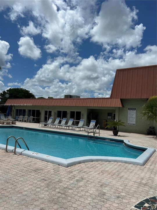 Recently Sold: $120,000 (2 beds, 2 baths, 1000 Square Feet)