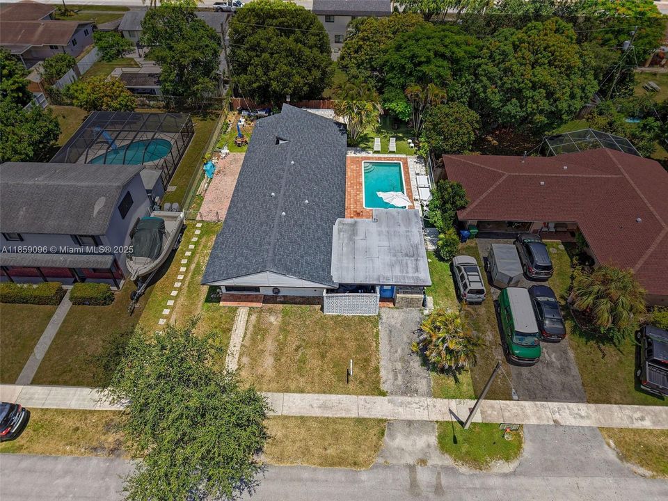 Vendido Recientemente: $690,000 (5 camas, 3 baños, 2144 Pies cuadrados)