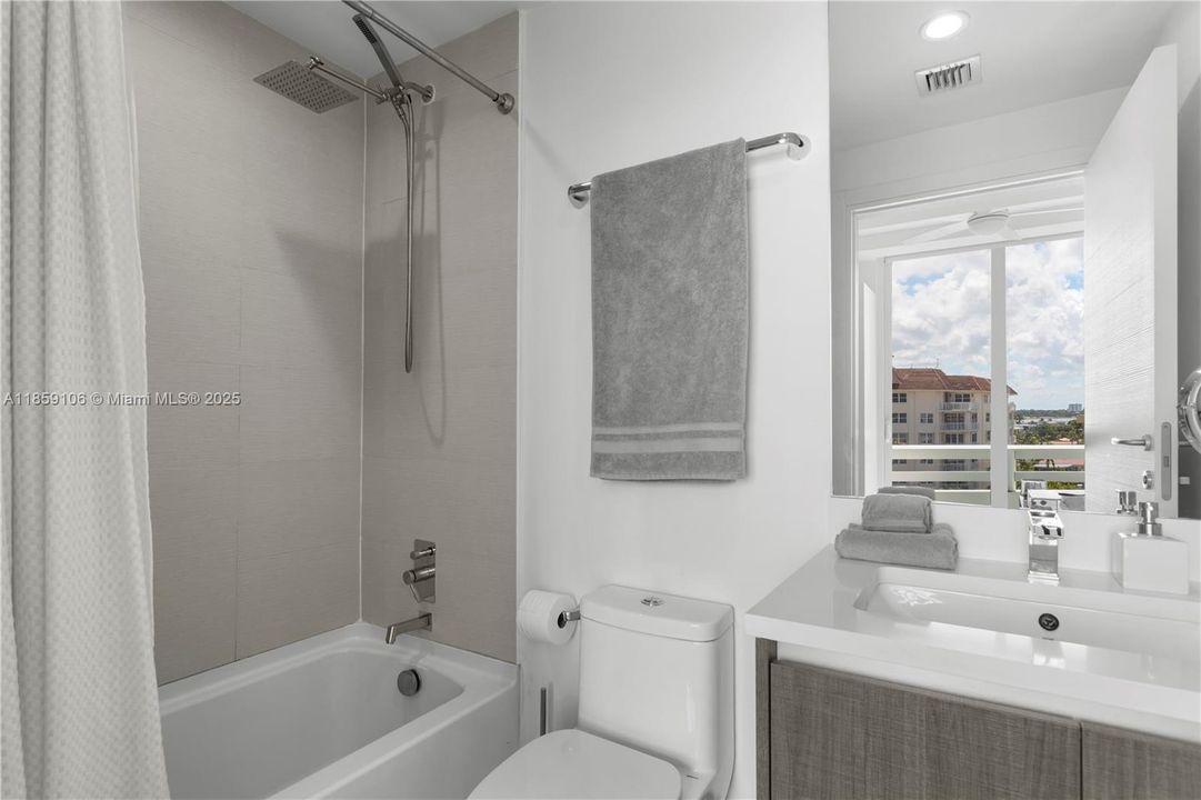 Recently Rented: $11,900 (2 beds, 2 baths, 1202 Square Feet)