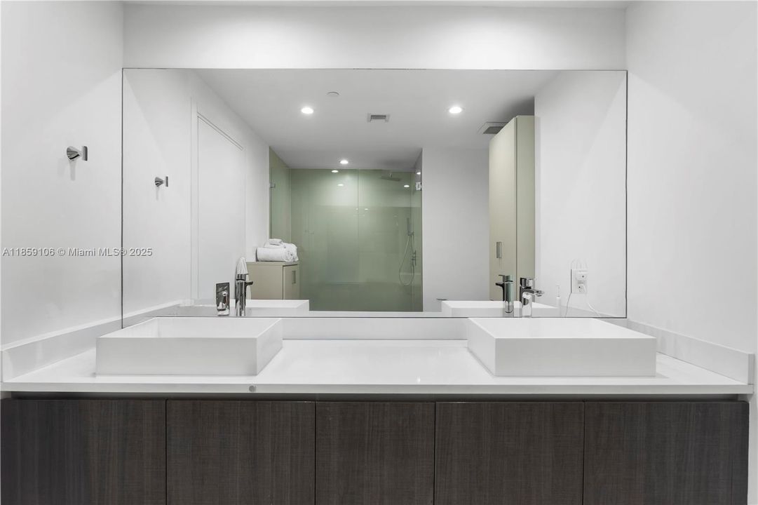 Recently Rented: $11,900 (2 beds, 2 baths, 1202 Square Feet)