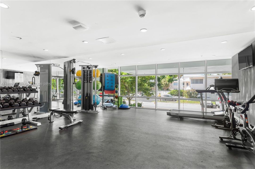 Recently Rented: $11,900 (2 beds, 2 baths, 1202 Square Feet)