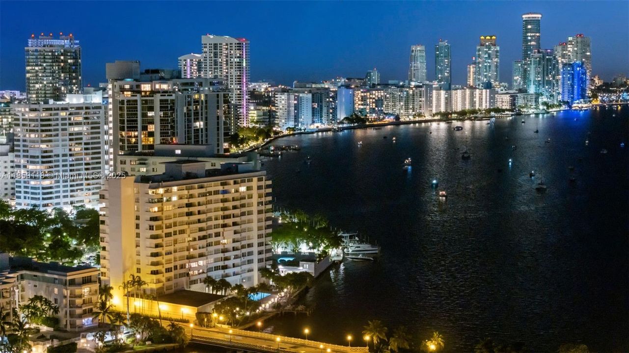 Recently Sold: $799,888 (1 beds, 1 baths, 859 Square Feet)