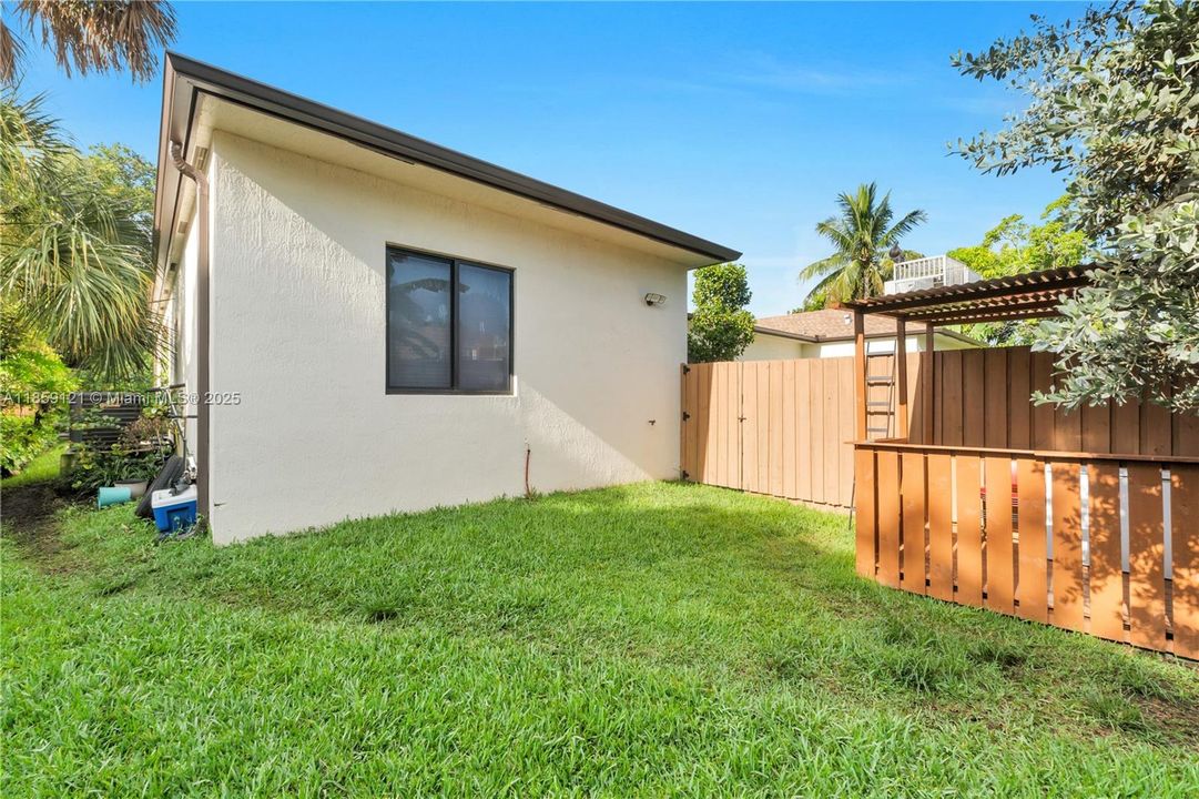 Recently Sold: $1,250,000 (0 beds, 0 baths, 3680 Square Feet)