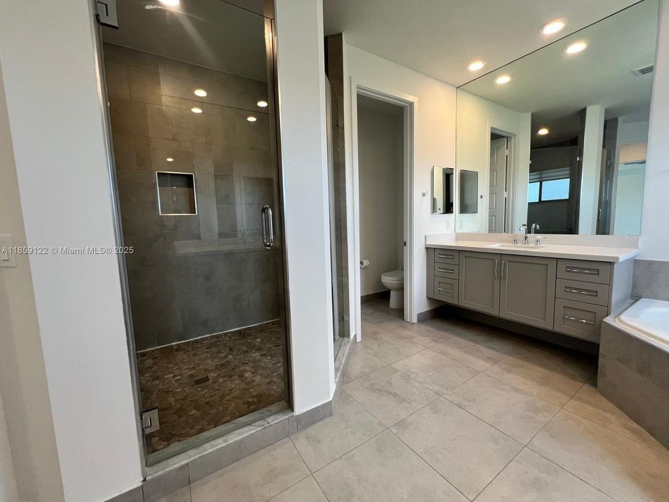 For Rent: $7,500 (4 beds, 4 baths, 3056 Square Feet)