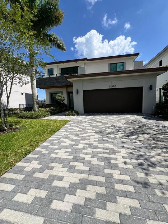 For Rent: $7,500 (4 beds, 4 baths, 3056 Square Feet)