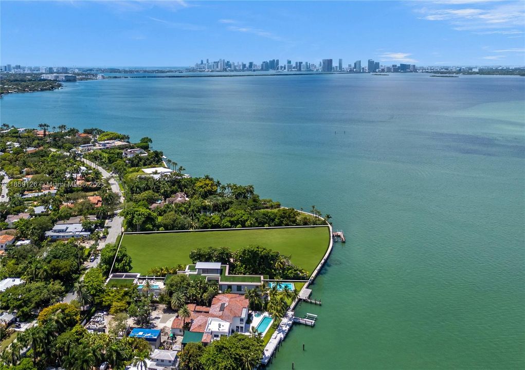 For Sale: $169,000,000 (8 beds, 13 baths, 16910 Square Feet)