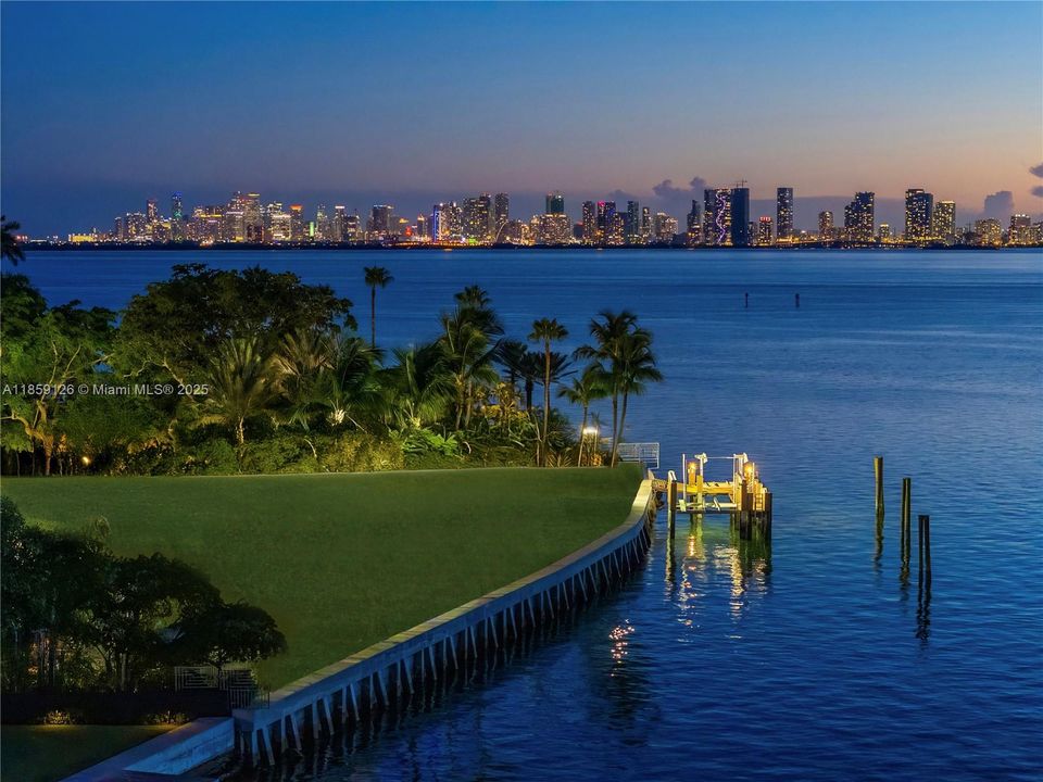 For Sale: $169,000,000 (8 beds, 13 baths, 16910 Square Feet)