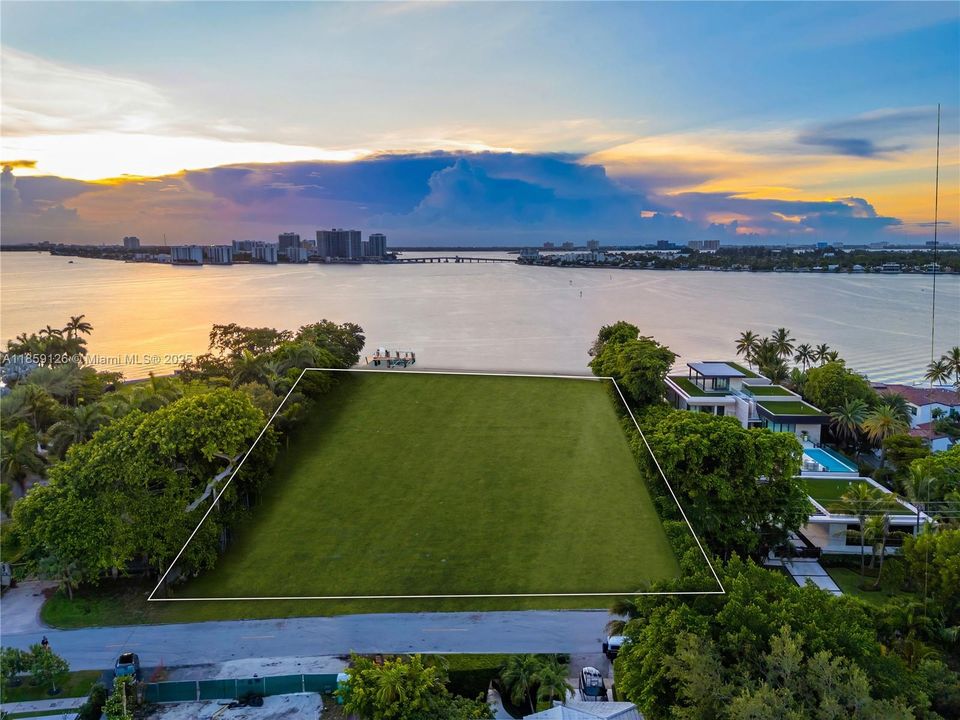 For Sale: $169,000,000 (8 beds, 13 baths, 16910 Square Feet)