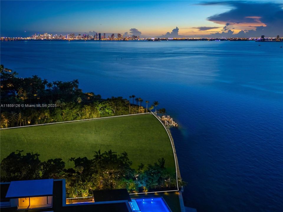 For Sale: $169,000,000 (8 beds, 13 baths, 16910 Square Feet)