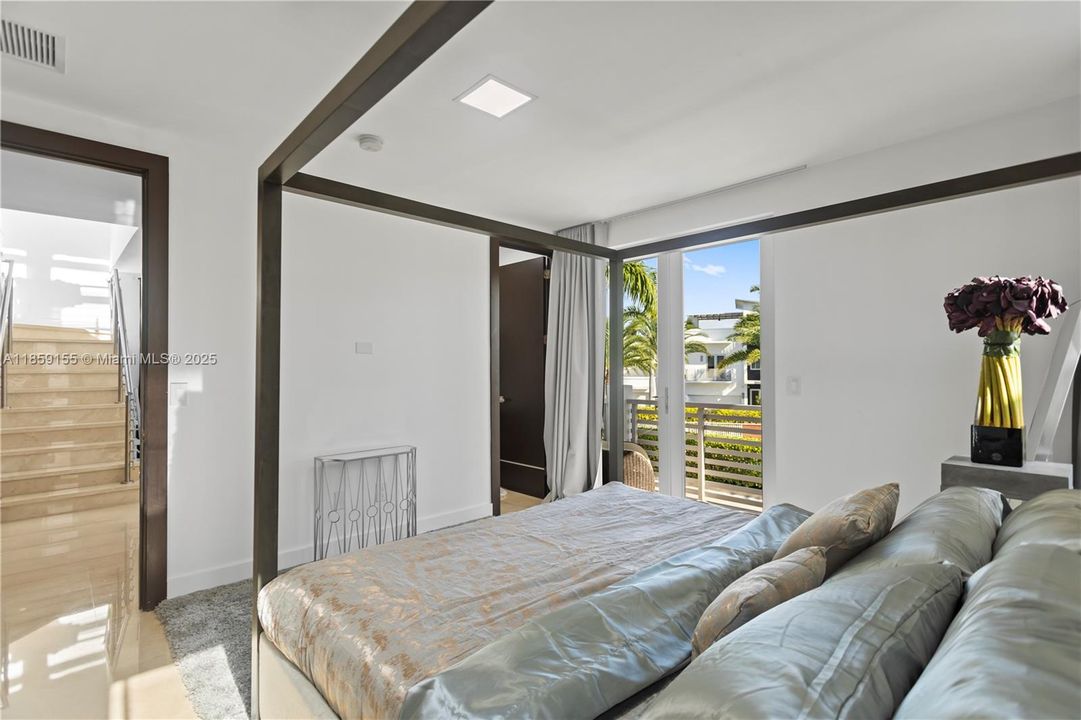 For Sale: $1,599,000 (4 beds, 4 baths, 3448 Square Feet)