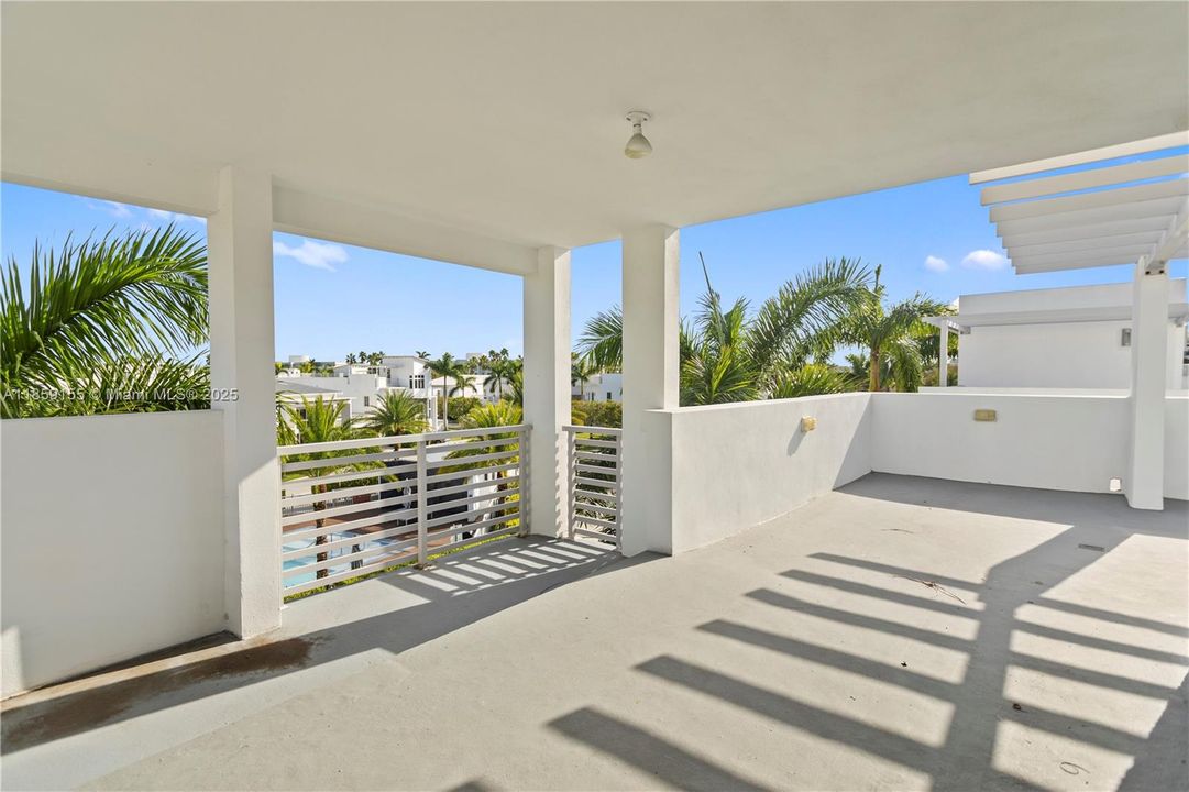 For Sale: $1,599,000 (4 beds, 4 baths, 3448 Square Feet)