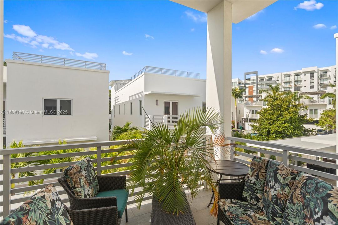 For Sale: $1,599,000 (4 beds, 4 baths, 3448 Square Feet)