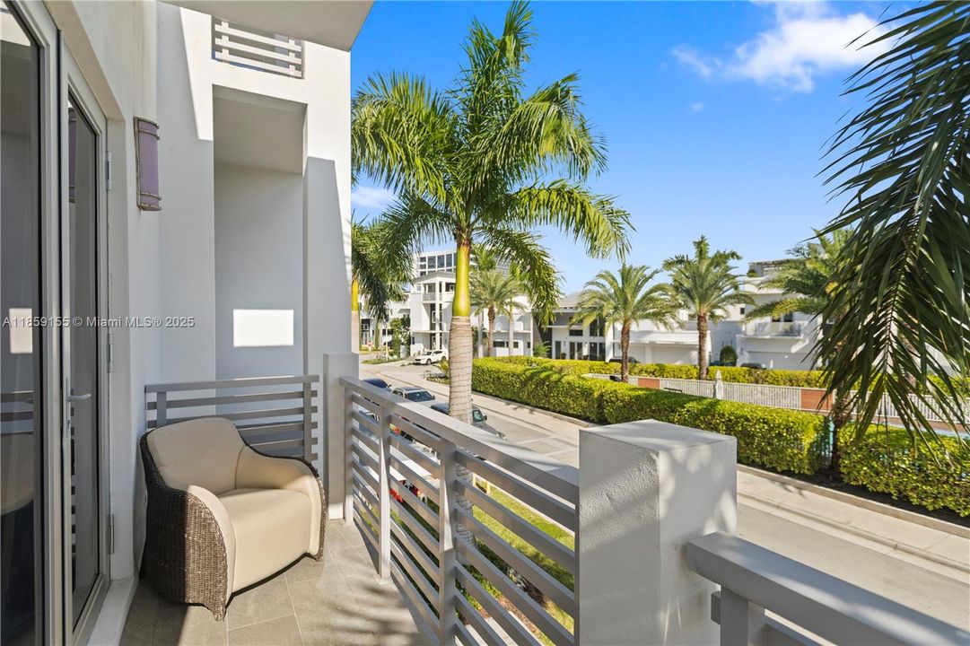 For Sale: $1,599,000 (4 beds, 4 baths, 3448 Square Feet)