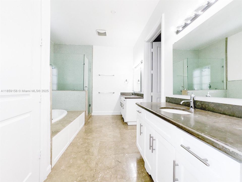 На продажу: $1,775,000 (4 спален, 4 ванн, 3202 Квадратных фут)